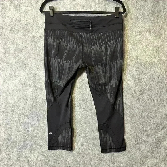 Lululemon Run: Inspire Crop II - Size 10 - Picture 4 of 6